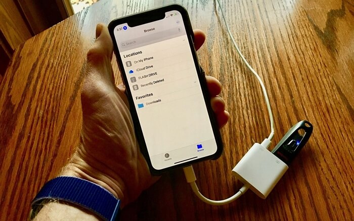 How to transfer files from USB to iPad without computer