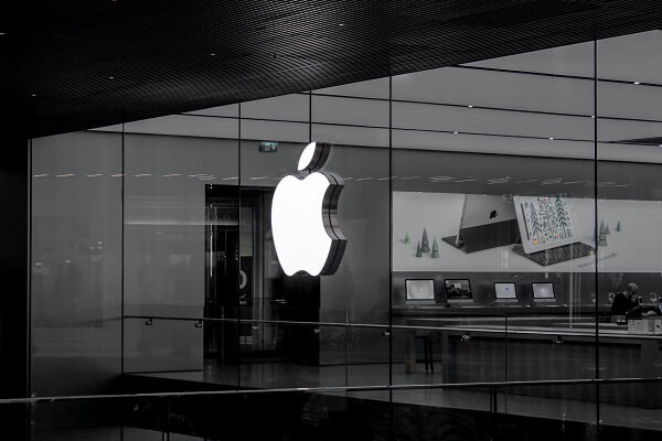 Apple Store (Image source: Photo by Hussam Abd on Unsplash)