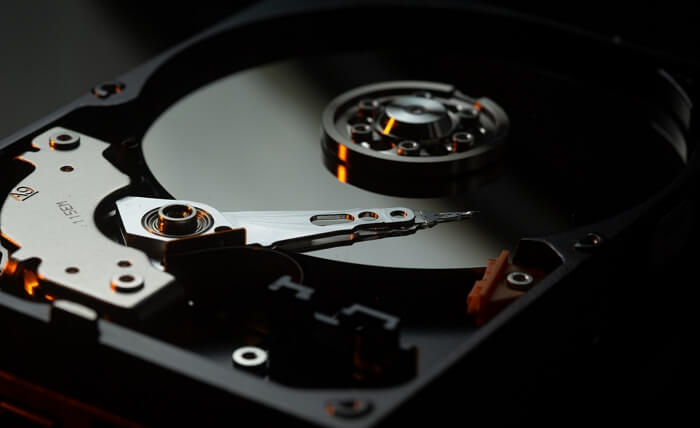 how hard disk saves data